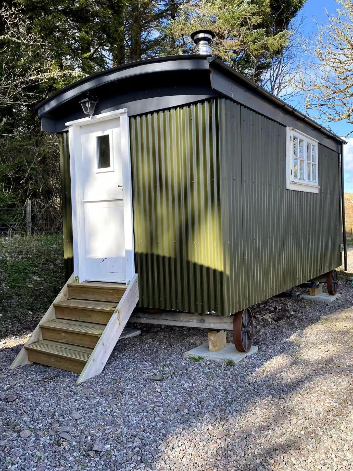 Corry Lodge Estate - Sheperds Huts Or Container Stays With Sea View Broadford (Isle of Skye) Kültér fotó