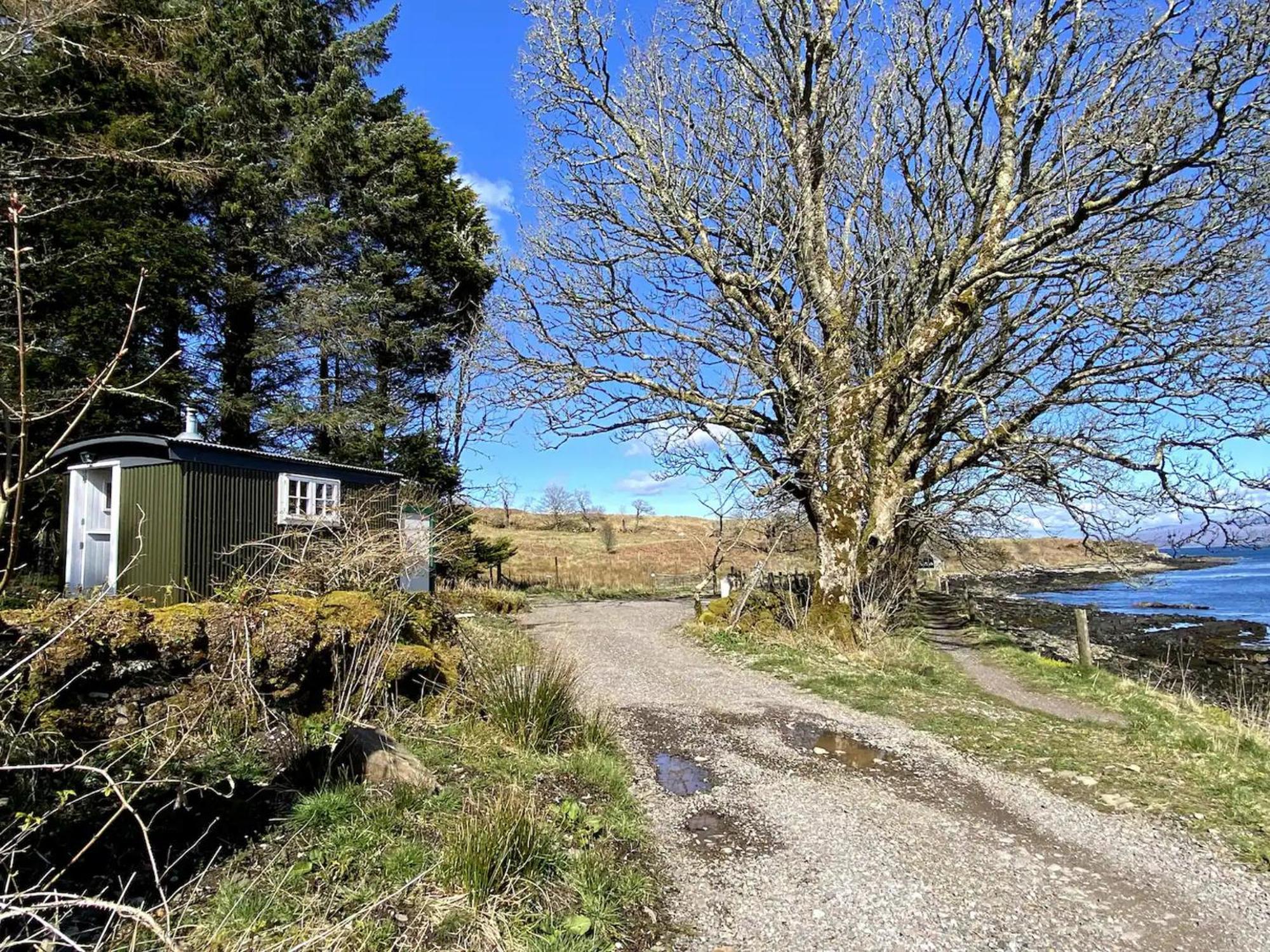 Corry Lodge Estate - Sheperds Huts Or Container Stays With Sea View Broadford (Isle of Skye) Kültér fotó