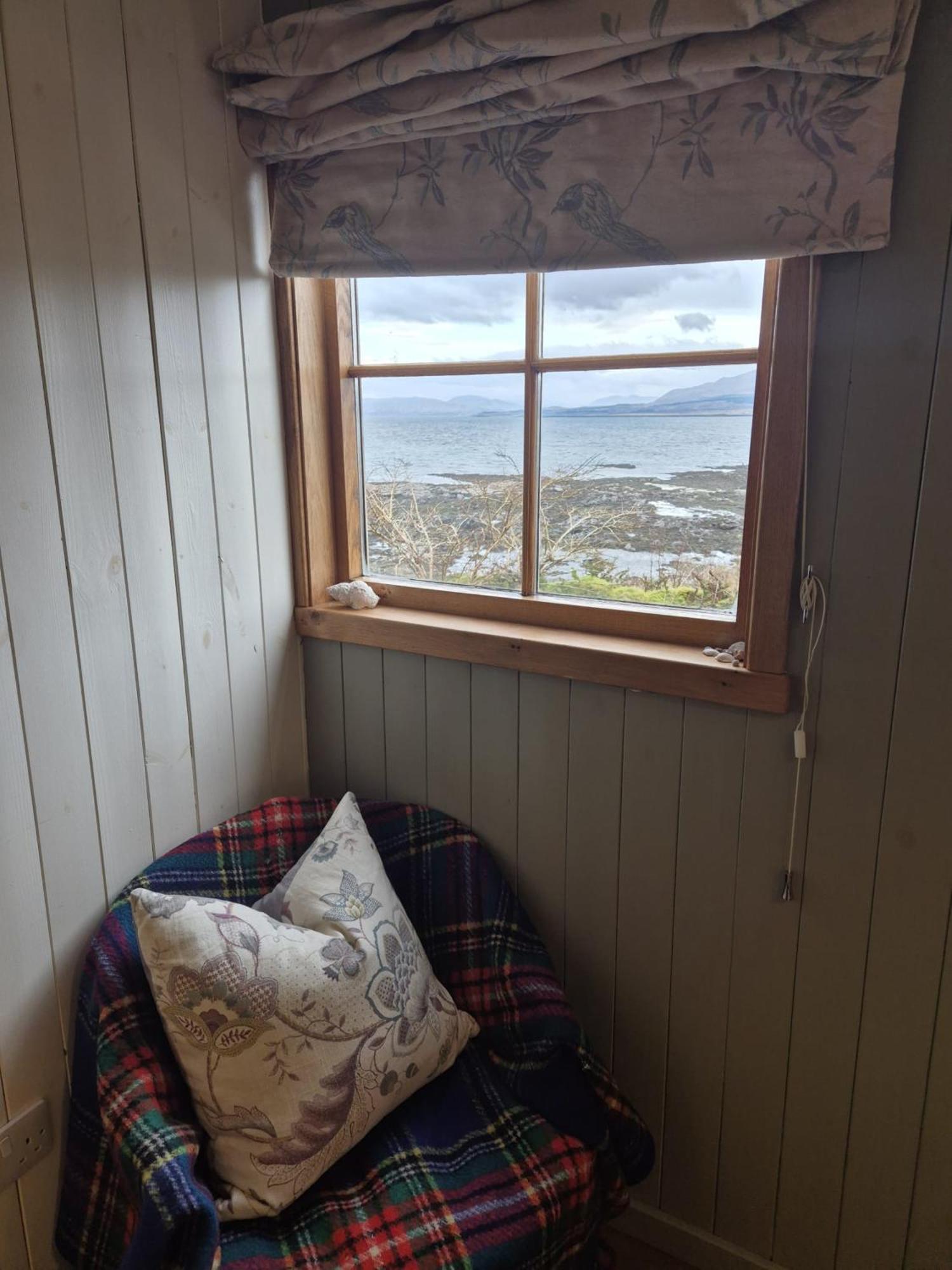 Corry Lodge Estate - Sheperds Huts Or Container Stays With Sea View Broadford (Isle of Skye) Kültér fotó