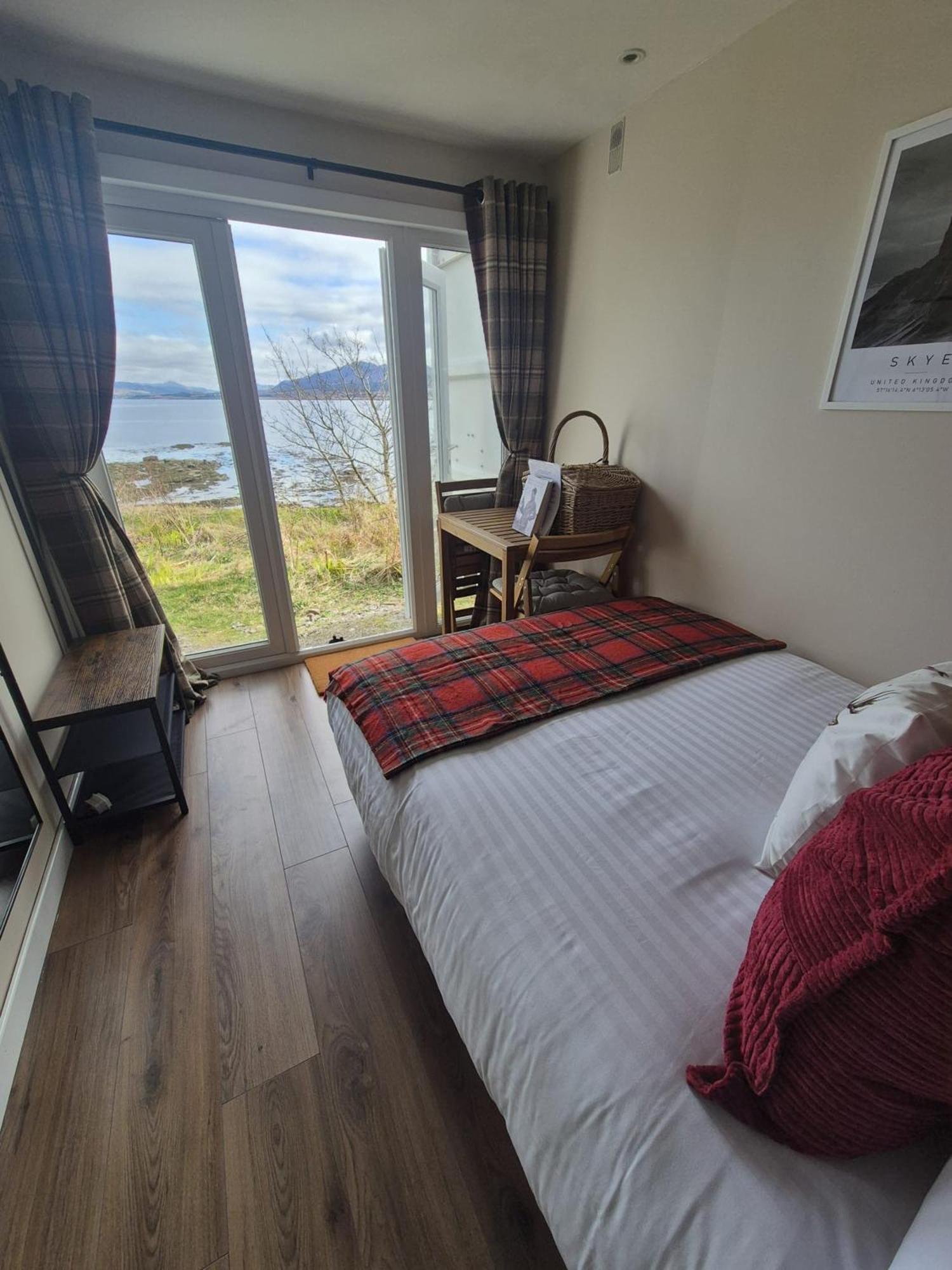 Corry Lodge Estate - Sheperds Huts Or Container Stays With Sea View Broadford (Isle of Skye) Kültér fotó